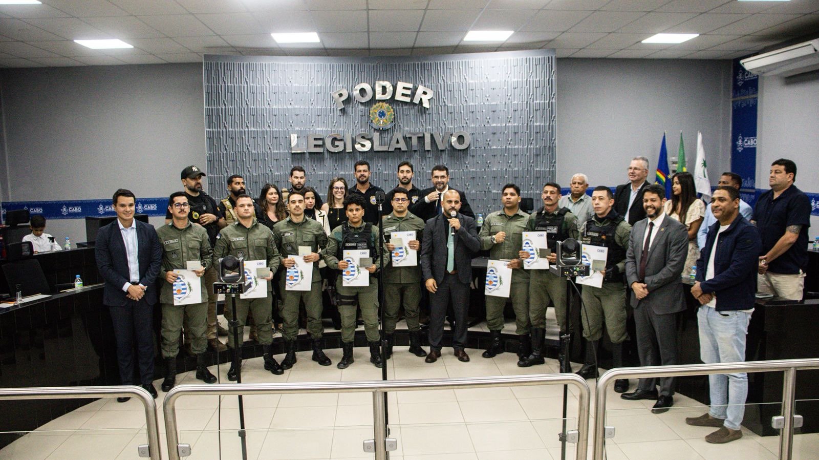 Câmara do Cabo homenageia profissionais de Segurança Pública