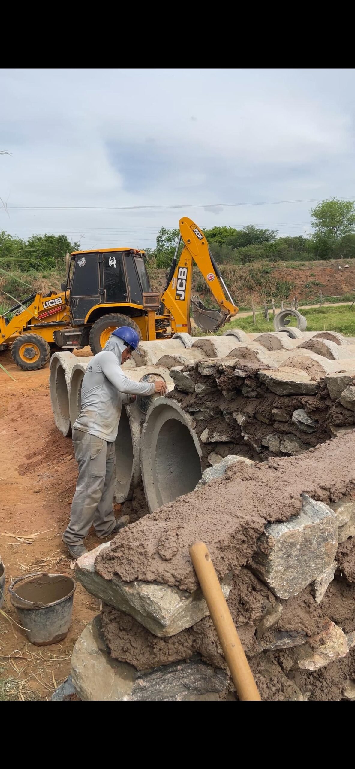 Prefeitura de Araripina inicia obras de passagens molhadas no Sítio Lagoa da Onça e reforça compromisso com a zona rural