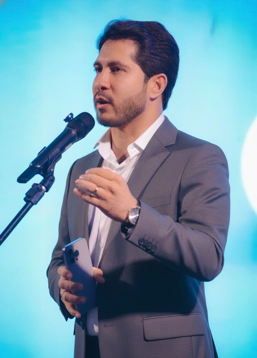 Elvis Amâncio é o apresentador oficial do COMPOL Pernambuco, o maior evento de comunicação política do país