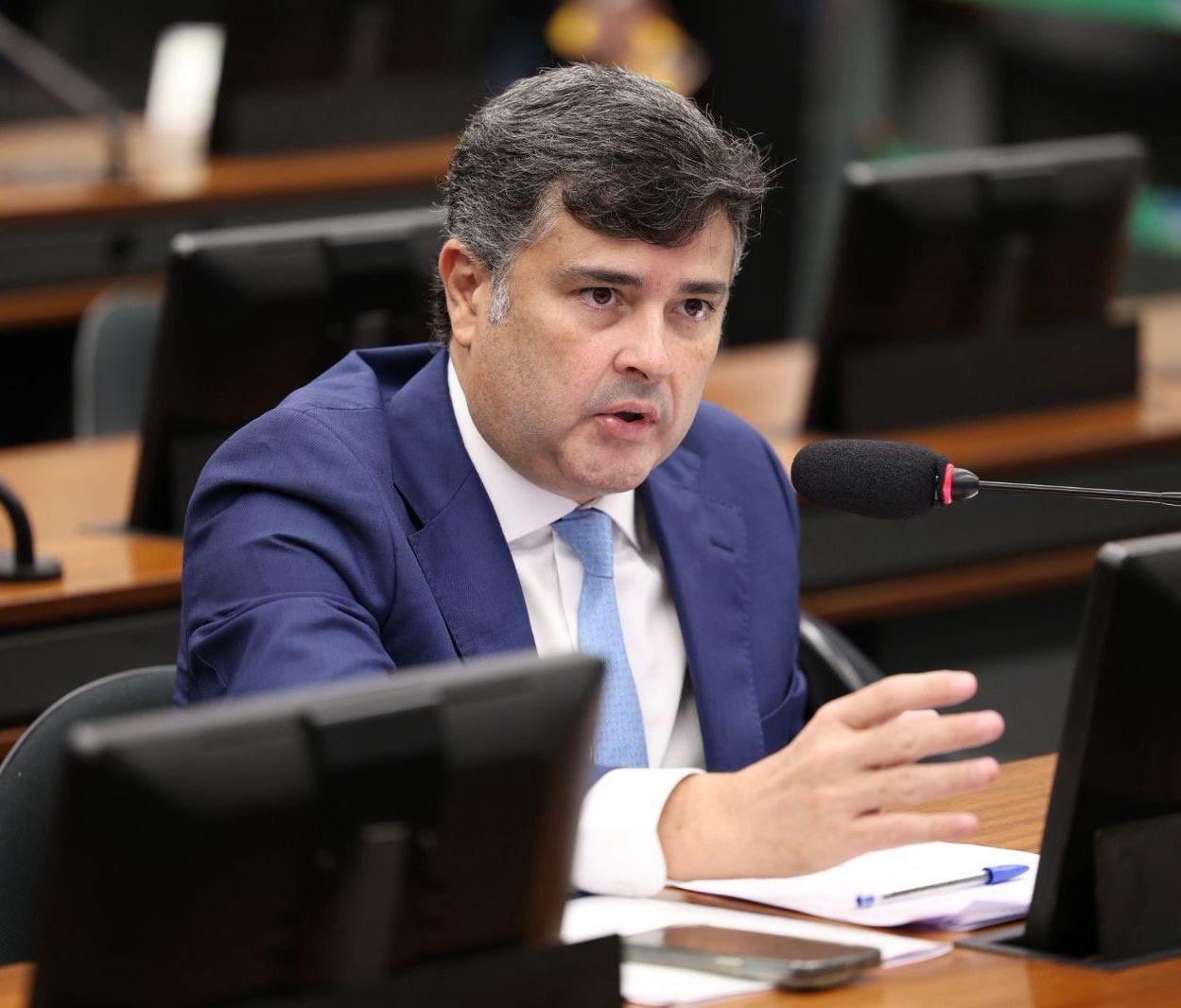 Eduardo da Fonte pede urgência na regulamentação da profissão de trabalhadores de limpeza urbana