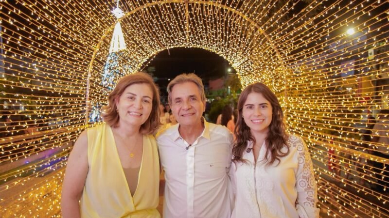 Prefeito Carlos Santana inaugura iluminação de natal em todos os distritos do Ipojuca