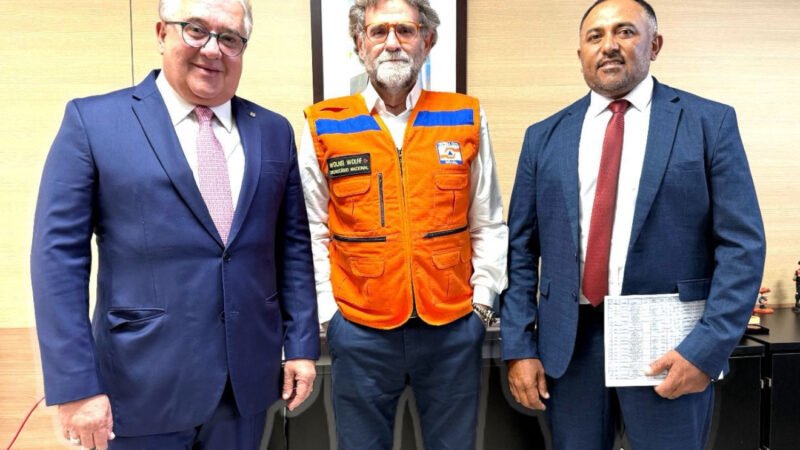 Carros-pipa voltam a abastecer Bodocó, graças à articulação do deputado federal Augusto Coutinho