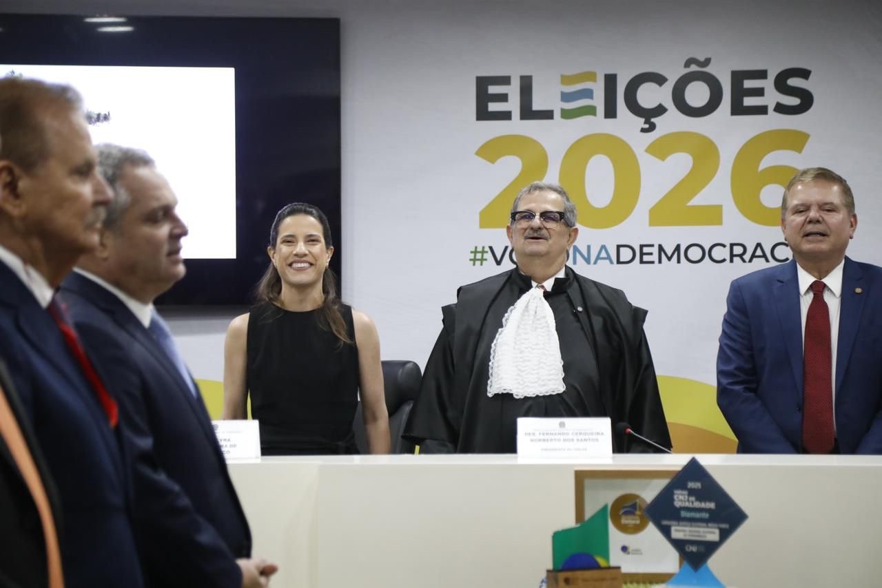 Governadora Raquel Lyra prestigia posse de Fernando Cerqueira na presidência do TRE-PE