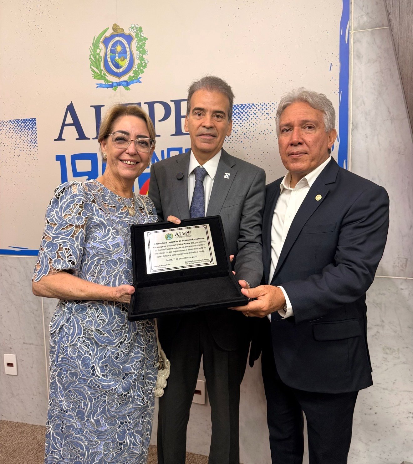 Empresa Ferreira Pinto recebe voto de aplauso da Alepe