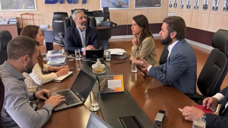 Em Brasília, governadora Raquel Lyra garante junto ao DNIT a construção da variante de Toritama, no Agreste Setentrional