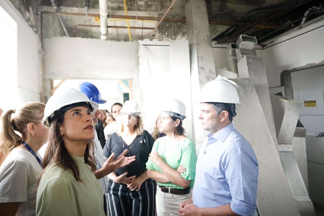 Governadora Raquel Lyra vistoria obras no Hospital da Restauração, que recebe mais de R$ 60 milhões em investimentos