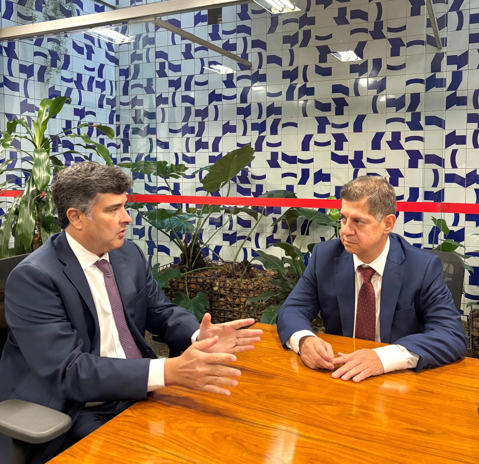 Eduardo da Fonte recebe Dr. João Moraes para discutir a situação das emergências cardiovasculares em Pernambuco