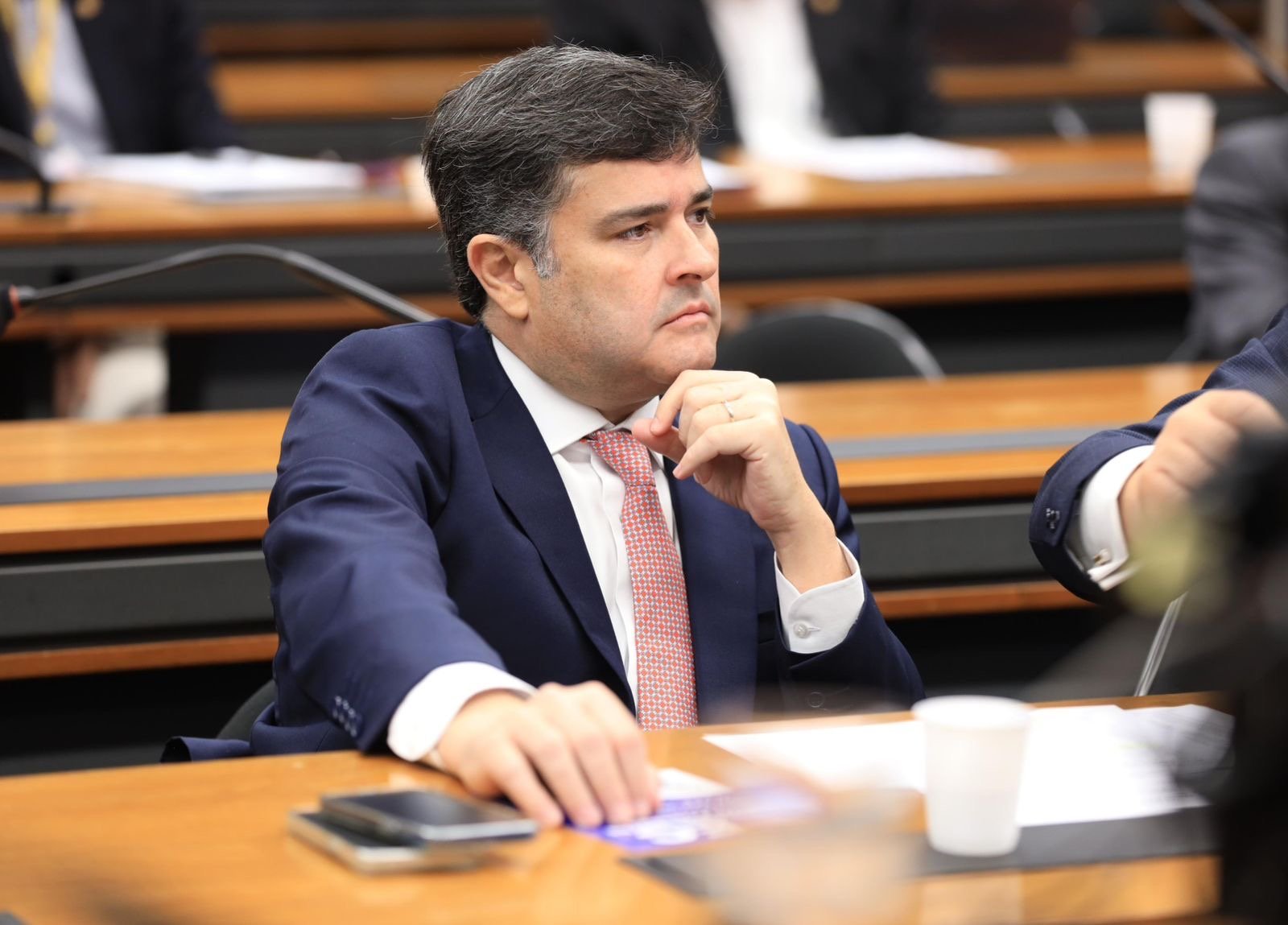 Eduardo da Fonte propõe inclusão de mulheres vítimas de violência doméstica e sob grave ameaça no Programa Federal de Proteção