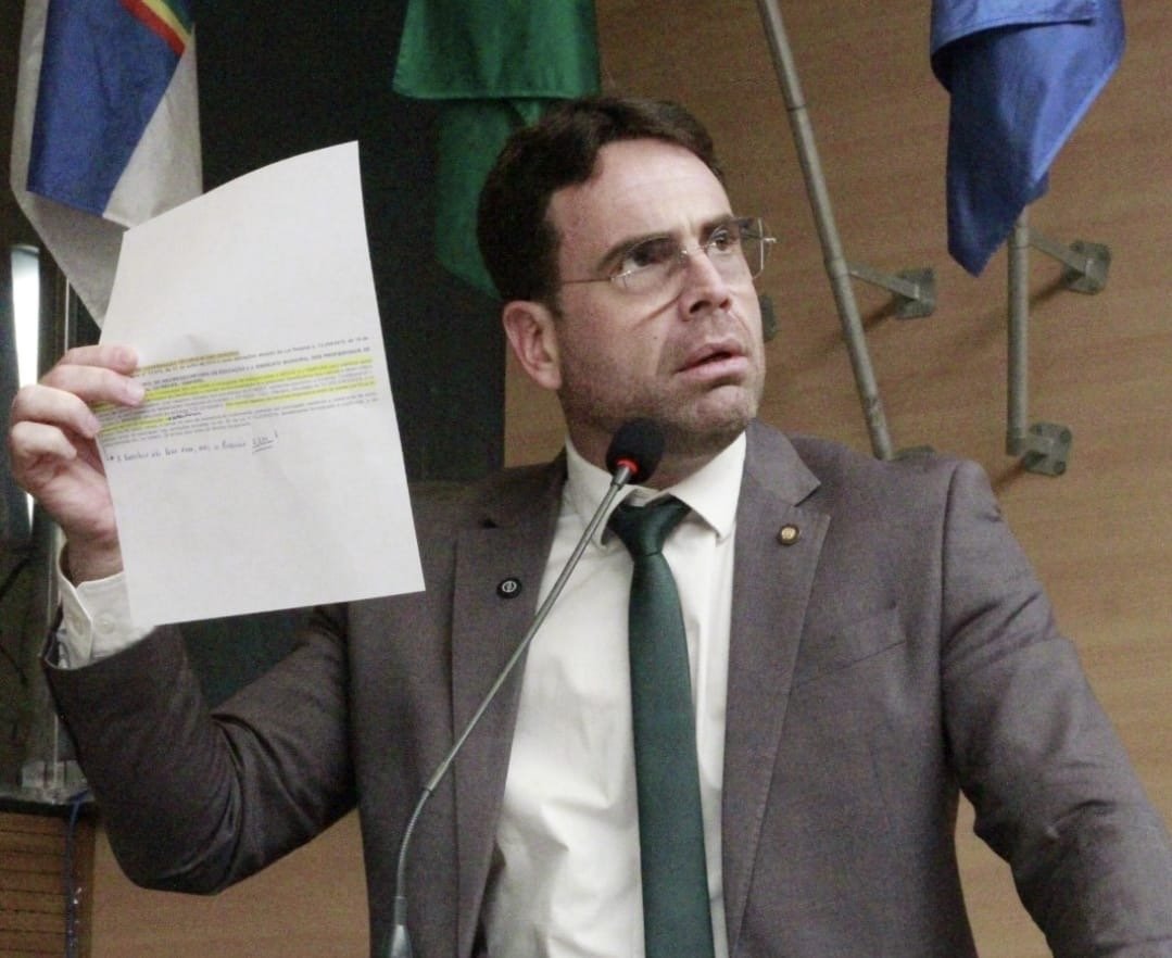 EDUARDO MOURA DENUNCIA COBRANÇA DE 20% SOBRE PRECATÓRIOS DO FUNDEF POR ESCRITÓRIO DE ADVOCACIA CONTRATADO PELO SIMPERE