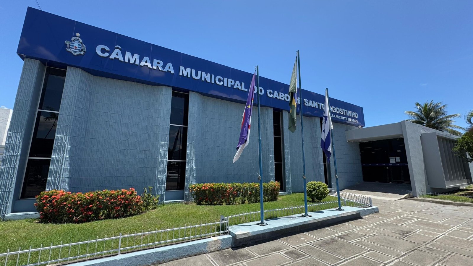 Câmara do Cabo antecipa 13º salário dos servidores efetivos
