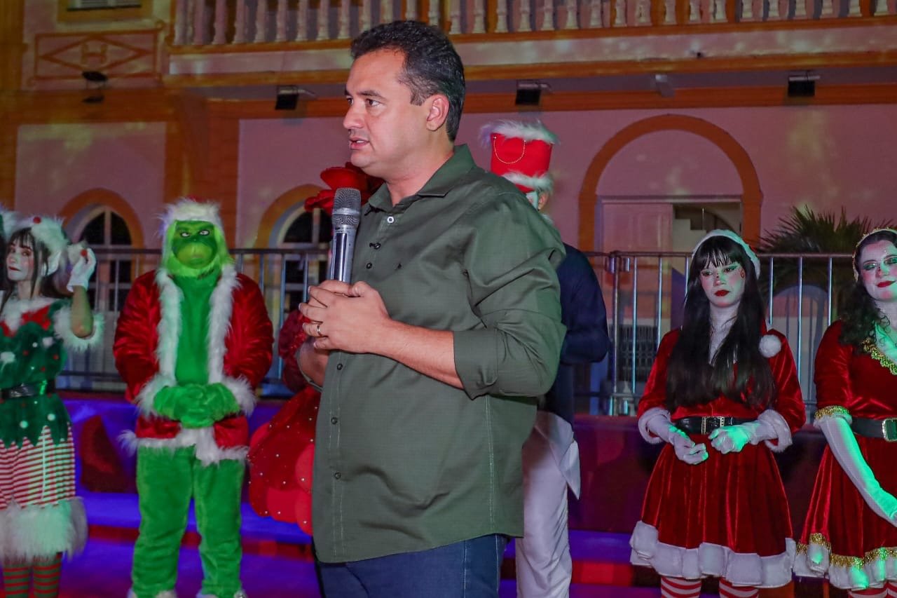 Prefeito de Juazeiro abre oficialmente o Natal da Família Juazeirense com espetáculo infantil e programação que celebra tradição, fé e união