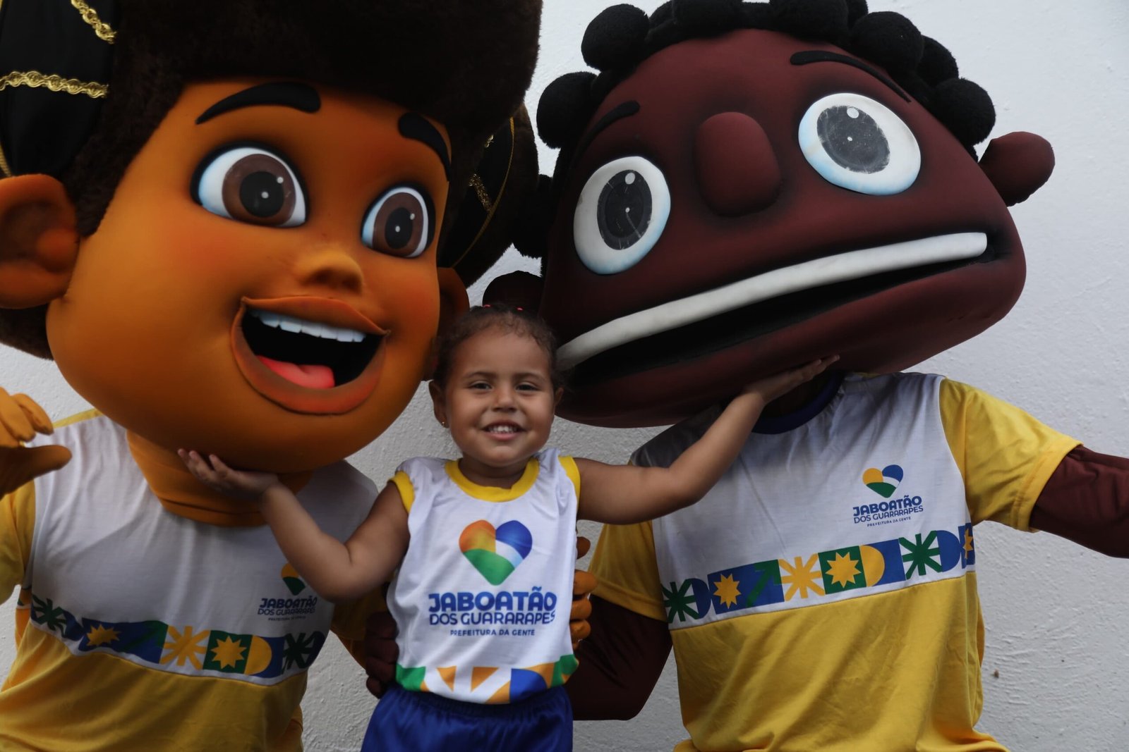 Jaboatão inicia entrega de novos fardamentos para estudantes da Rede Municipal de Ensino