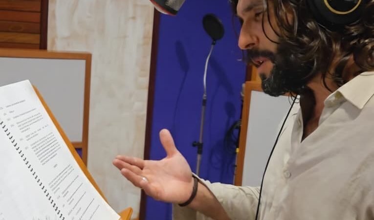 Dudu Azevedo grava áudios da,Paixão de Cristo no Recife