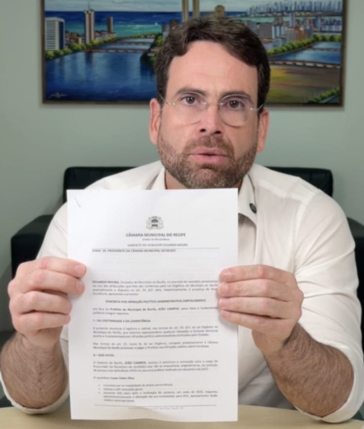 EDUARDO MOURA ANUNCIA PEDIDO DE IMPEACHMENT DE JOÃO CAMPOS, APÓS POLÊMICA ENVOLVENDO NOMEAÇÃO IRREGULAR DE PROCURADOR