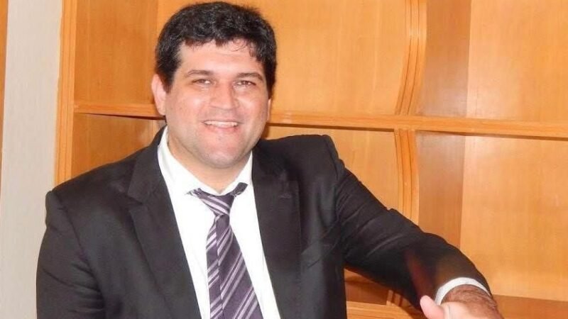 Guiga marcou sua gestão pelo corte de privilégios e favorecimento da coletividade