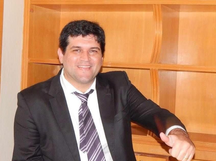 Guiga marcou sua gestão pelo corte de privilégios e favorecimento da coletividade