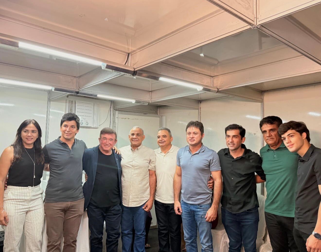 Festa de Janeiro de Manari reúne multidão com show de Amado Batista e marca gestão do prefeito Júnior de Audálio