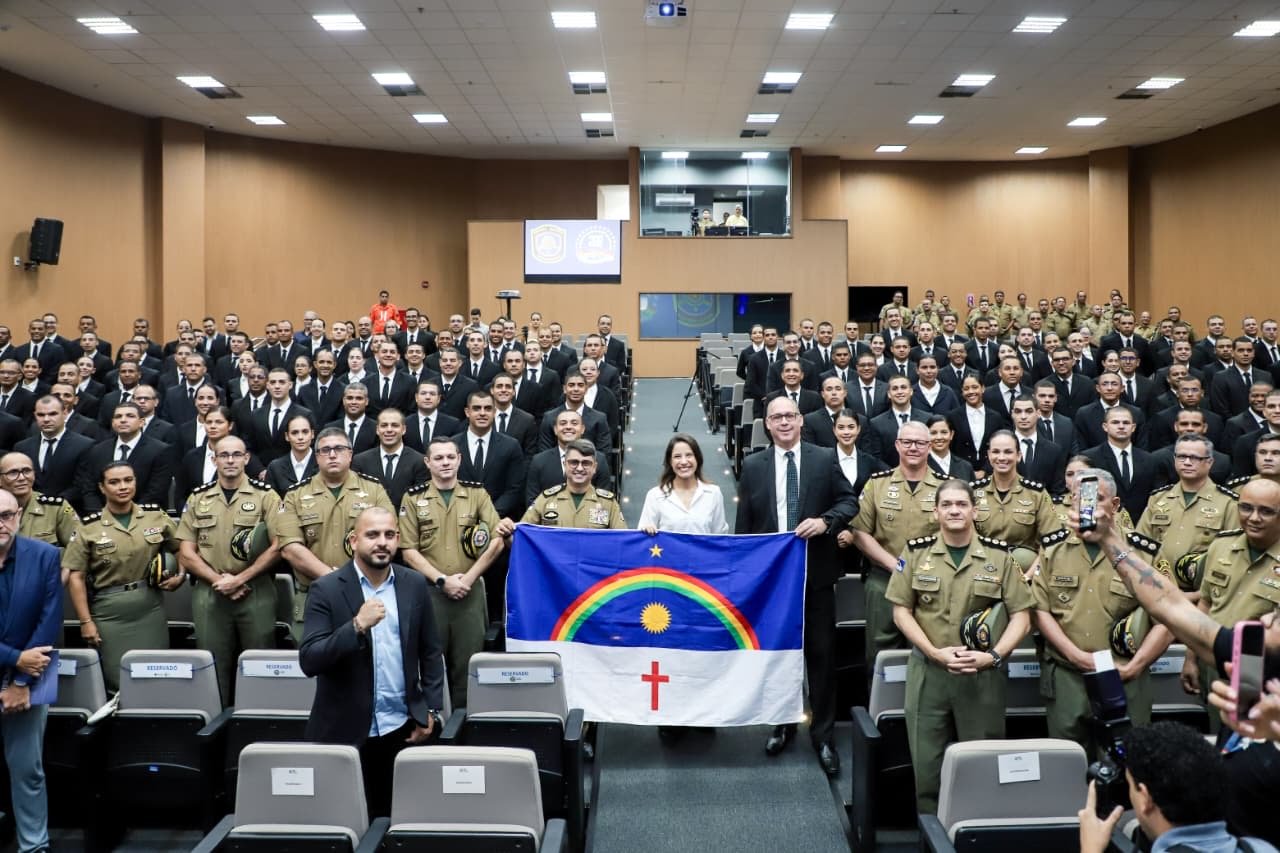 Juntos pela Segurança: governadora Raquel Lyra comanda aula inaugural de 189 alunos do curso de oficiais da Polícia Militar