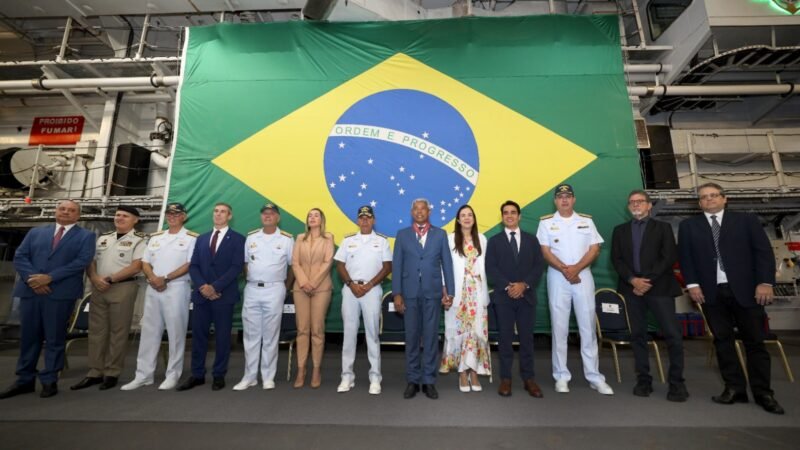 Governador Jerônimo Rodrigues recebe Medalha de Mérito Naval durante a Operação Aspirantex 2026