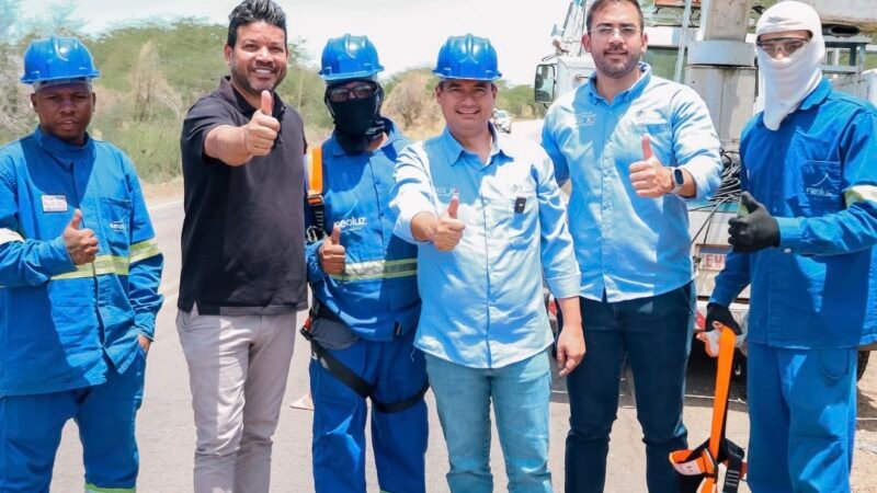 Prefeito de Juazeiro acompanha obras de pavimentação de ruas em Massaroca e requalificação da entrada do Mandacaru