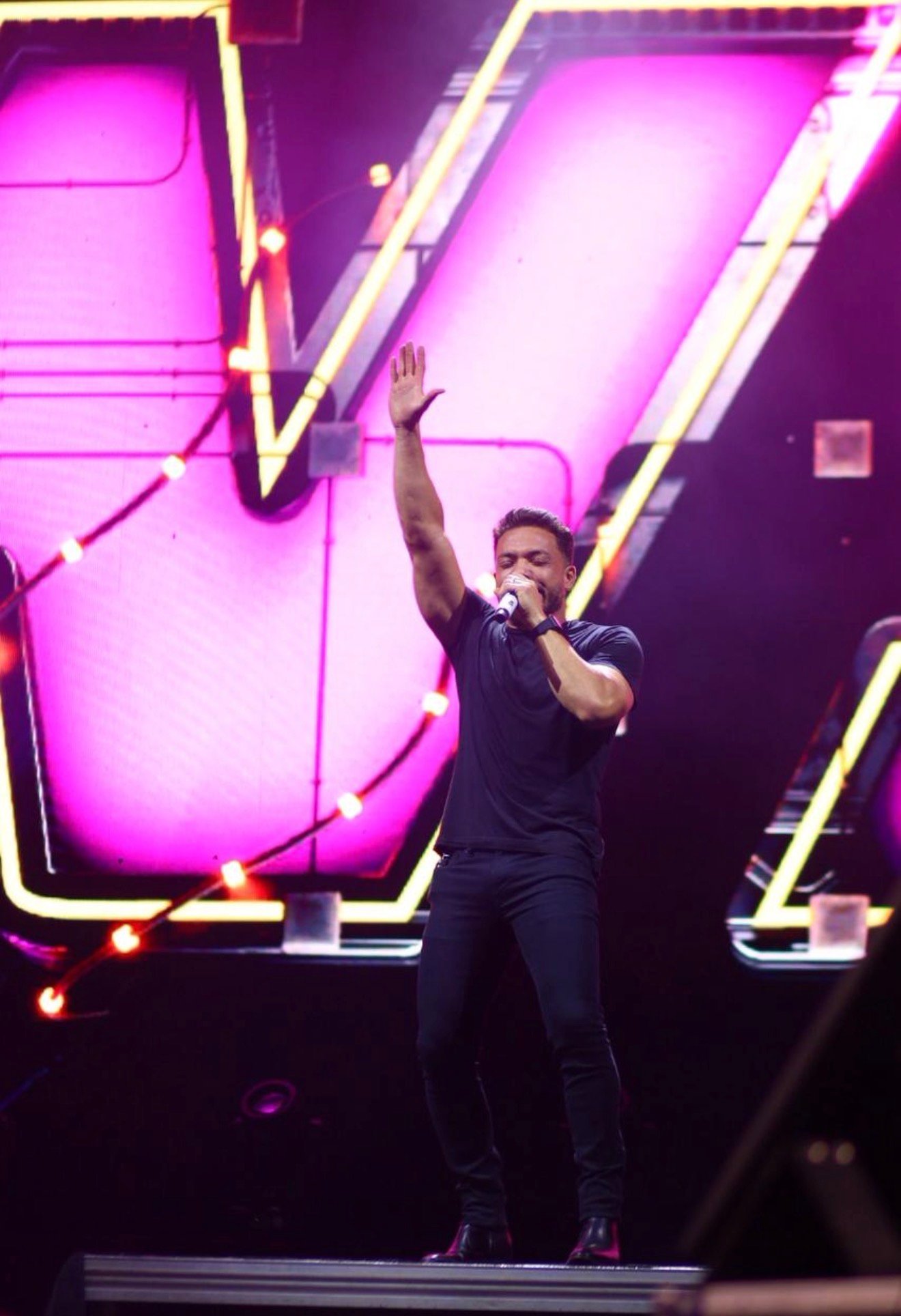 Wesley Safadão arrasta multidão durante segunda noite do Festival de Janeiro em Ouricuri