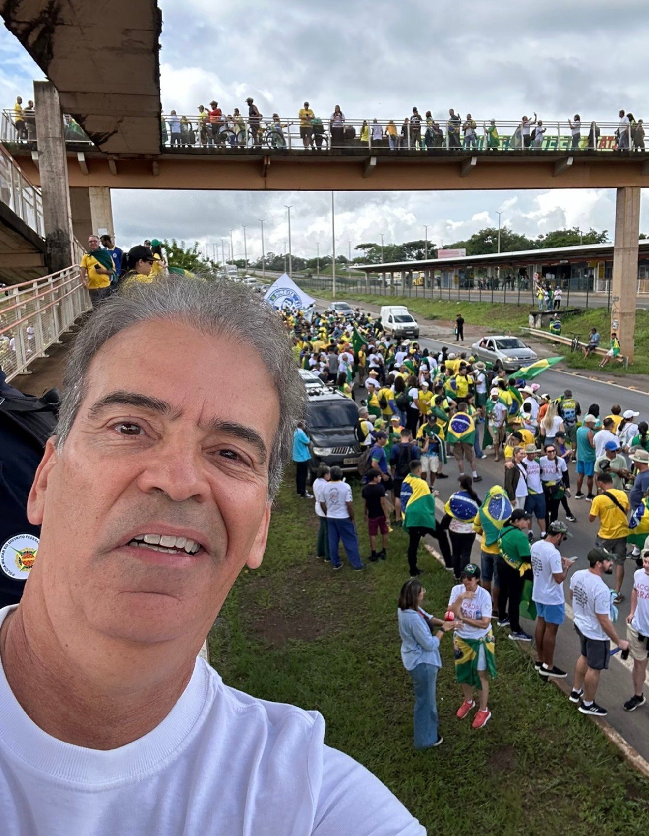 Deputado Alberto Feitosa já está na concentração em Brasília
