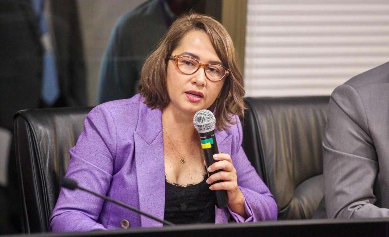 Atuação da Polícia Civil de PE recebe reconhecimento da deputada Débora Almeida