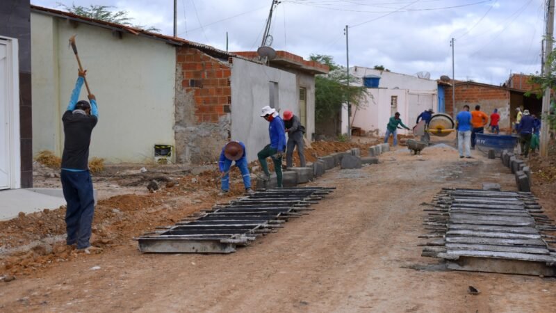 Programa Ruas do Futuro inicia pavimentação e leva mais qualidade de vida a Massaroca