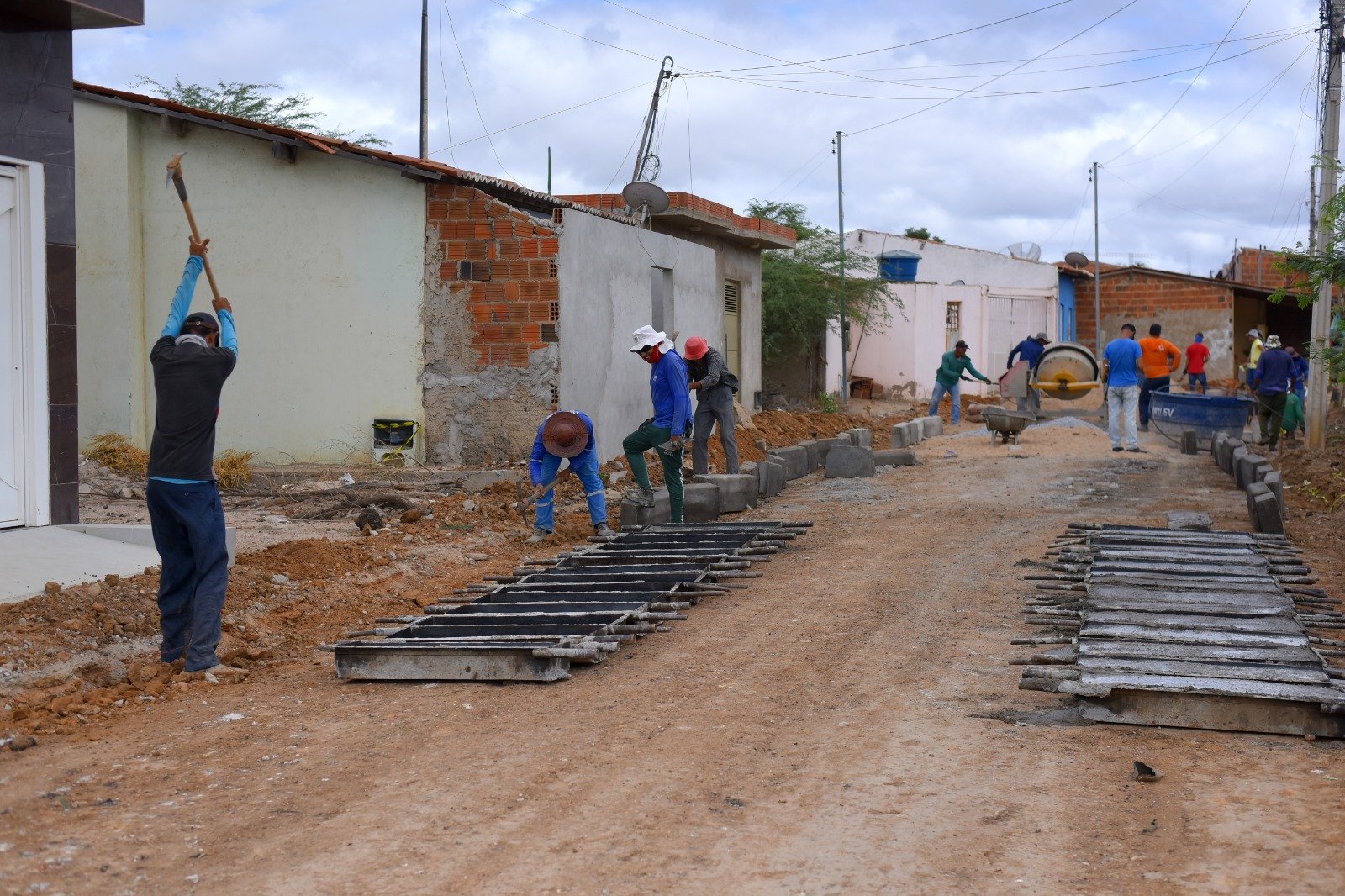Programa Ruas do Futuro inicia pavimentação e leva mais qualidade de vida a Massaroca
