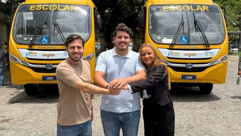 Ismael Lira e Aglailson Victor anunciam mais dois ônibus escolares para a rede municipal de Orocó
