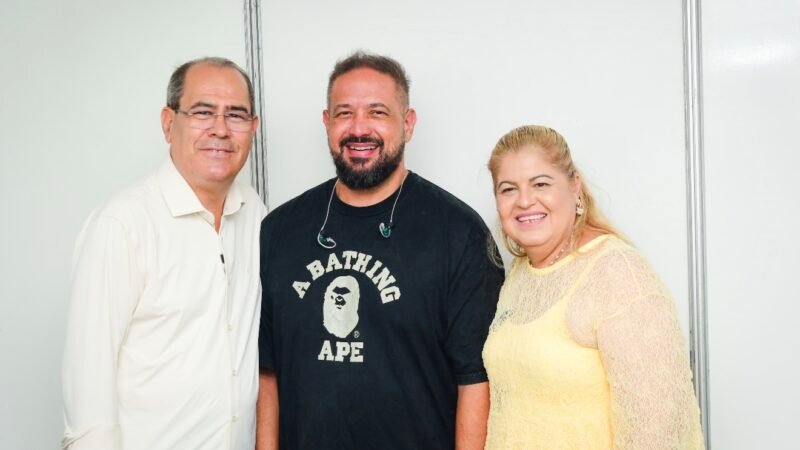 Dia Municipal de Ação de Graças lota orla de Candeias no encerramento do Réveillon da Gente do Jaboatão dos Guararapes
