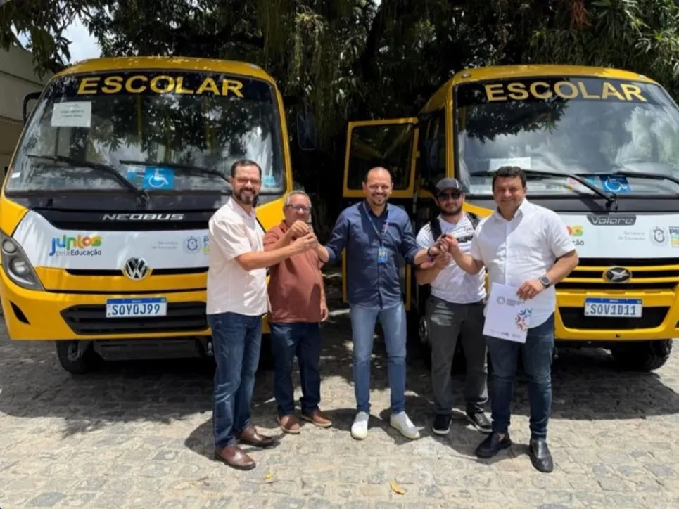 Pedro Pilota assegura chegada de novos ônibus para Itaíba