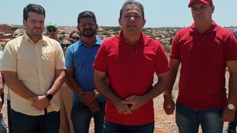 Prefeito Evilásio Mateus assina ordem de serviço para construção da Creche do Gergelim