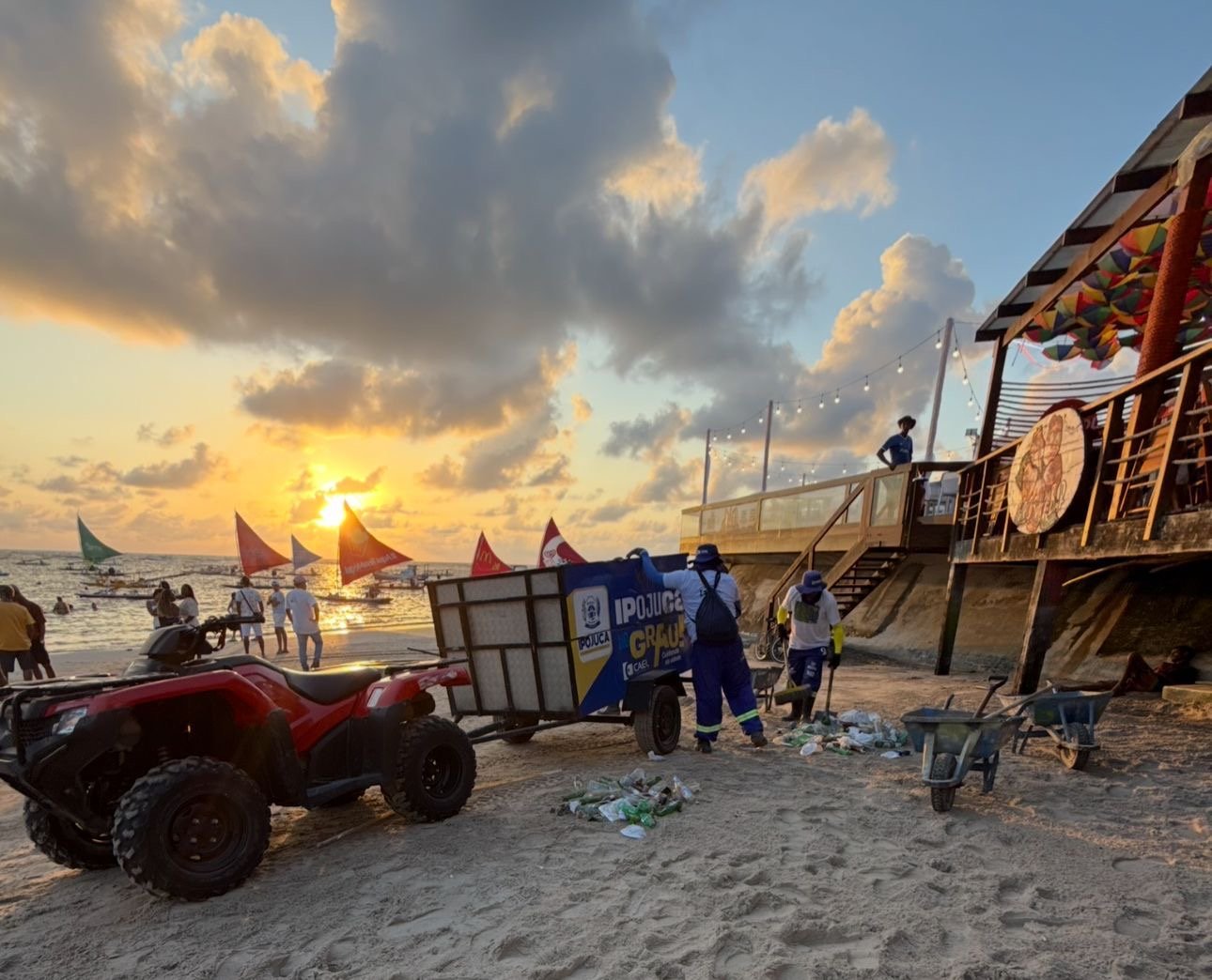 Prefeitura reforça limpeza e recolhe cerca de 140 toneladas de resíduos no Réveillon