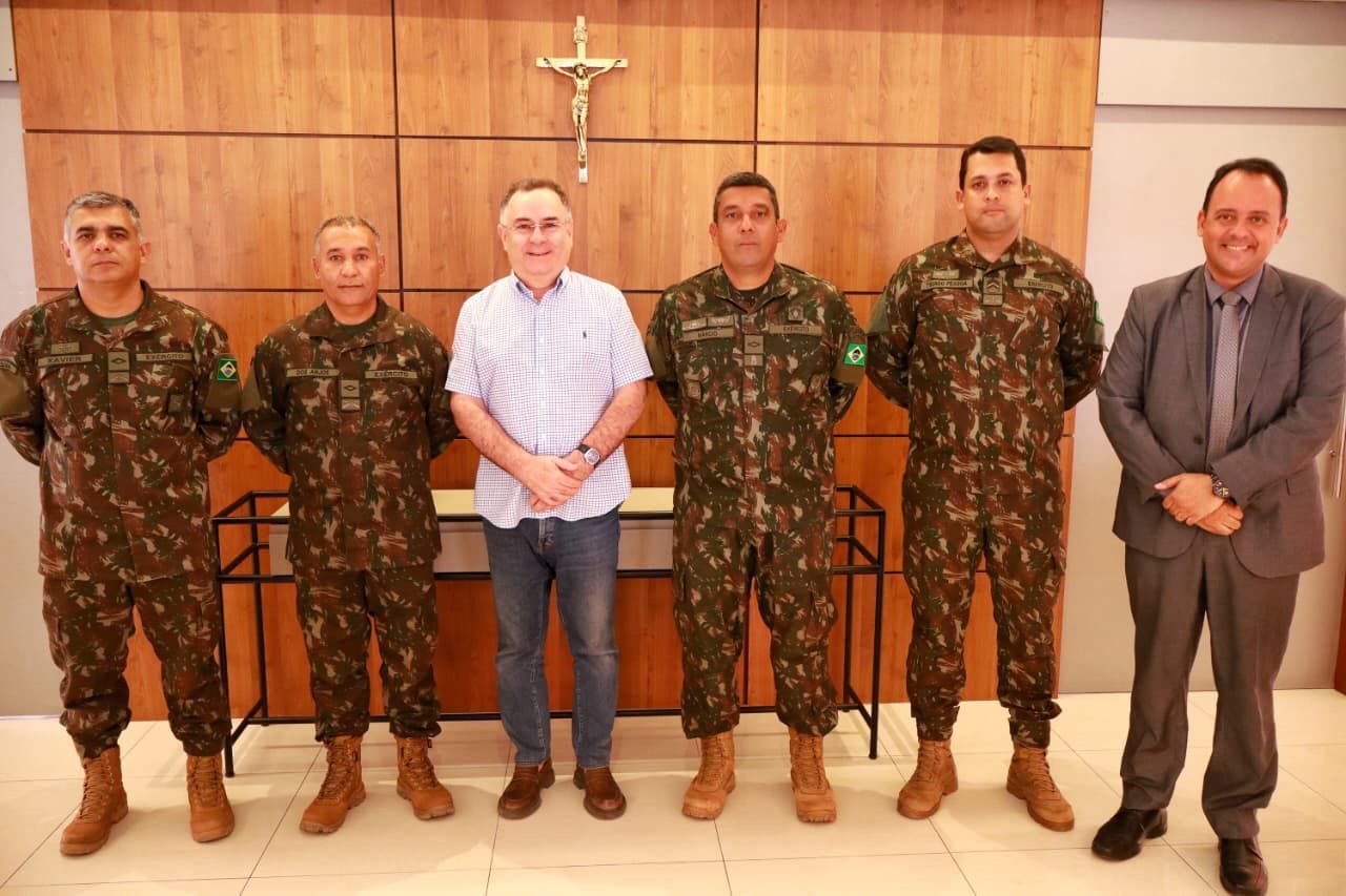 Prefeito Zeca Cavalcanti recebe comando do Tiro de Guerra de Arcoverde e reforça parceria institucional
