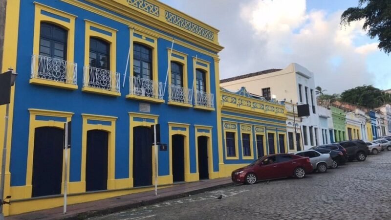 CÂMARA DE OLINDA MANTÉM CONCURSO VIGENTE SEM CONVOCAÇÕES ENQUANTO CARGOS COMISSIONADOS DISPARAM