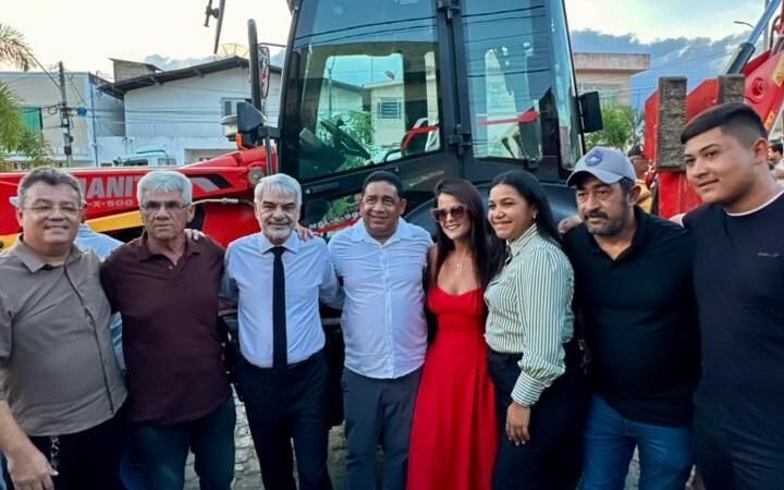 Humberto Costa recebe dois títulos de cidadão no Agreste em um único dia