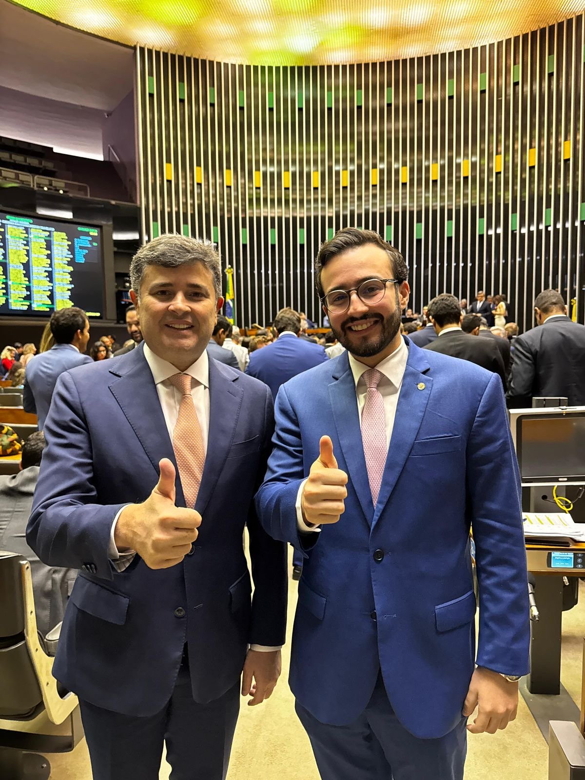 Eduardo da Fonte e Lula da Fonte votam a favor da MP que institui o Programa Gás do Povo