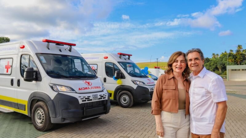 Prefeito Carlos Santana e deputada Simone Santana reforçam saúde de Ipojuca com novas UTIs móveis e ambulâncias