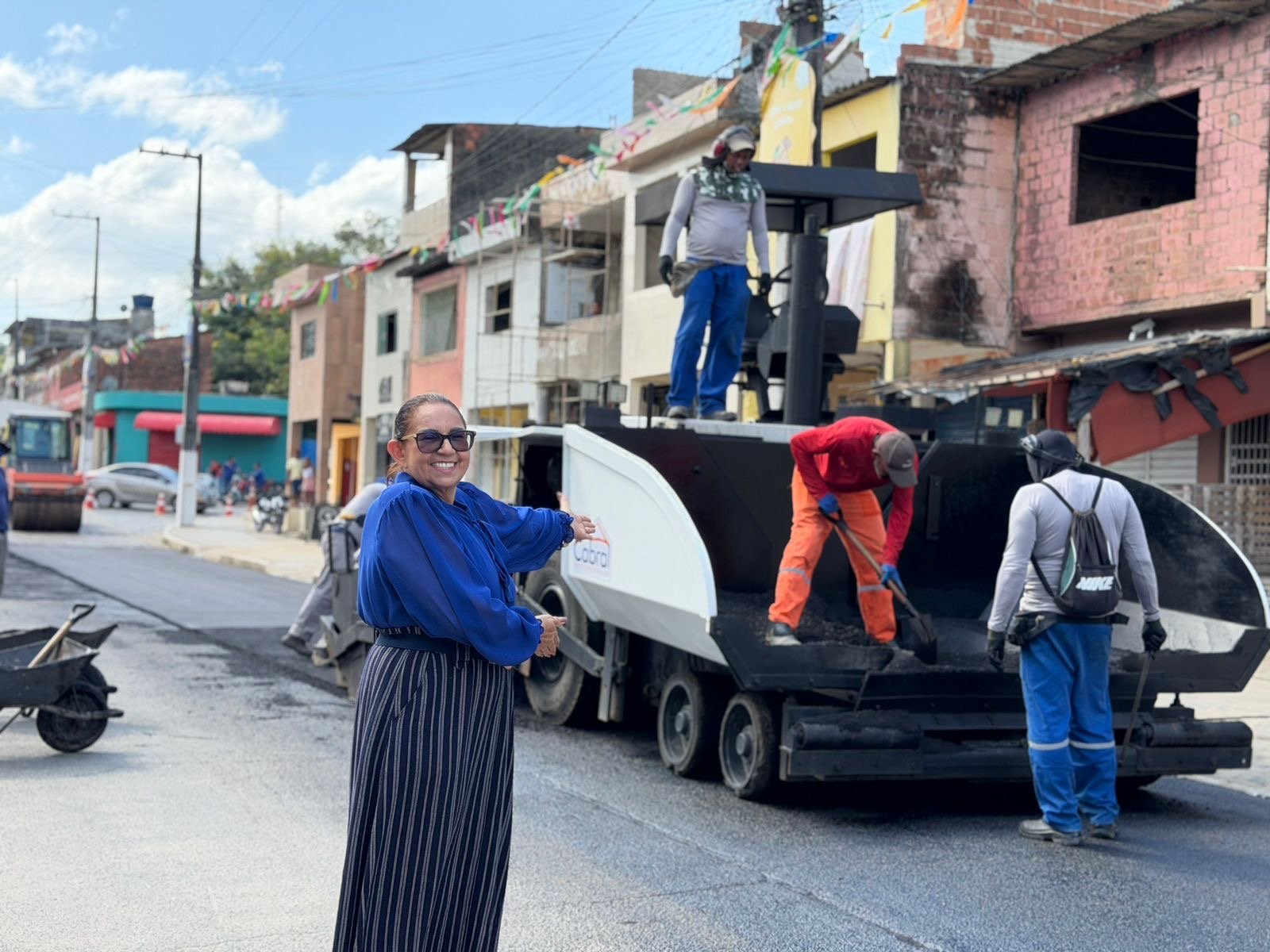 Dona Graça acompanha início de intervenções asfálticas em Catende.