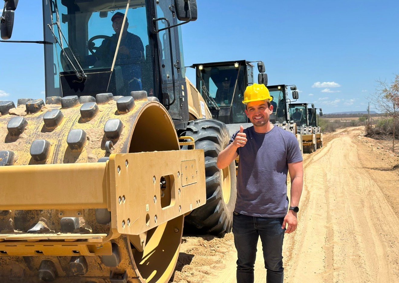 Programa de recuperação de estradas é retomado e ganha ritmo no início do ano em Ouricuri