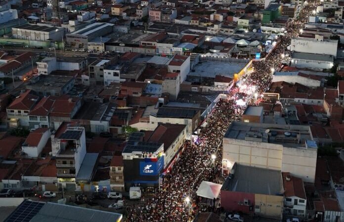 Carnaval de Juazeiro ultrapassa 600 mil foliões e confirma maior público do interior do Nordeste