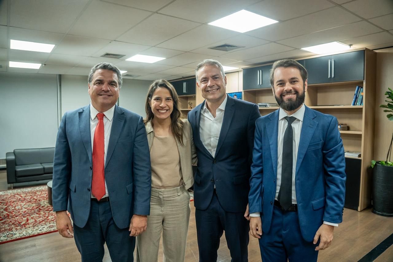 Governadora Raquel Lyra e ministro Renan Filho debatem avanços de obras viárias de Pernambuco