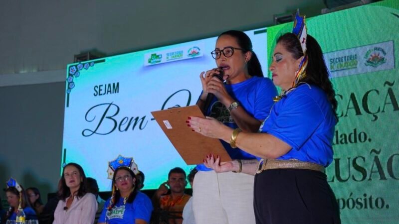 A prefeita de Sertânia, Pollyanna Abreu, anunciou, nesta quinta-feira (5), um reajuste salarial para os professores da rede municipal de ensino.