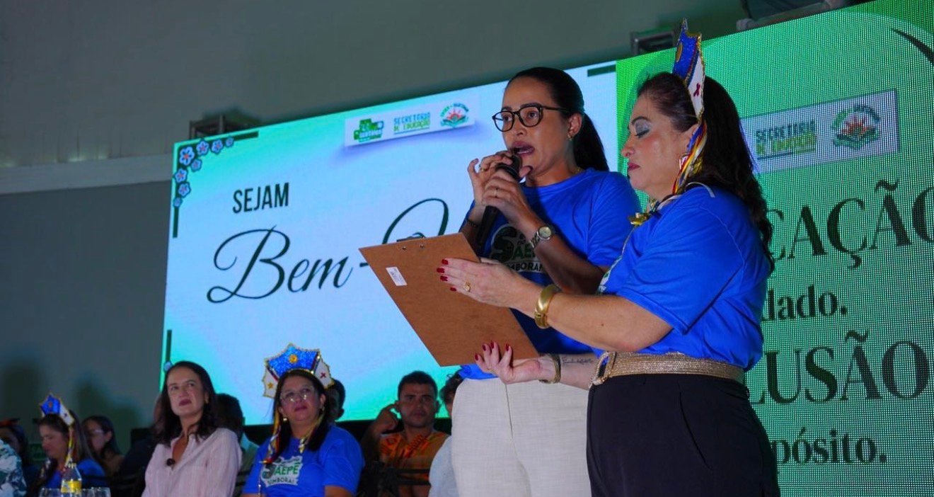 A prefeita de Sertânia, Pollyanna Abreu, anunciou, nesta quinta-feira (5), um reajuste salarial para os professores da rede municipal de ensino.