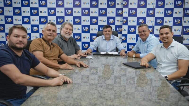 Eduardo da Fonte e Renildo Calheiros firmam parceria com prefeito de Parnamirim para viabilizar obra do Canal do Entremontes