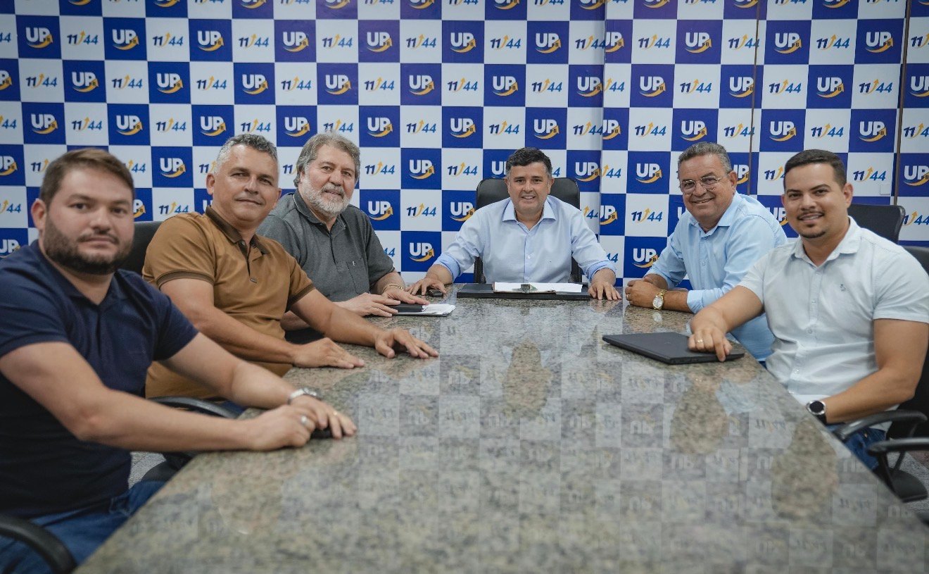 Eduardo da Fonte e Renildo Calheiros firmam parceria com prefeito de Parnamirim para viabilizar obra do Canal do Entremontes