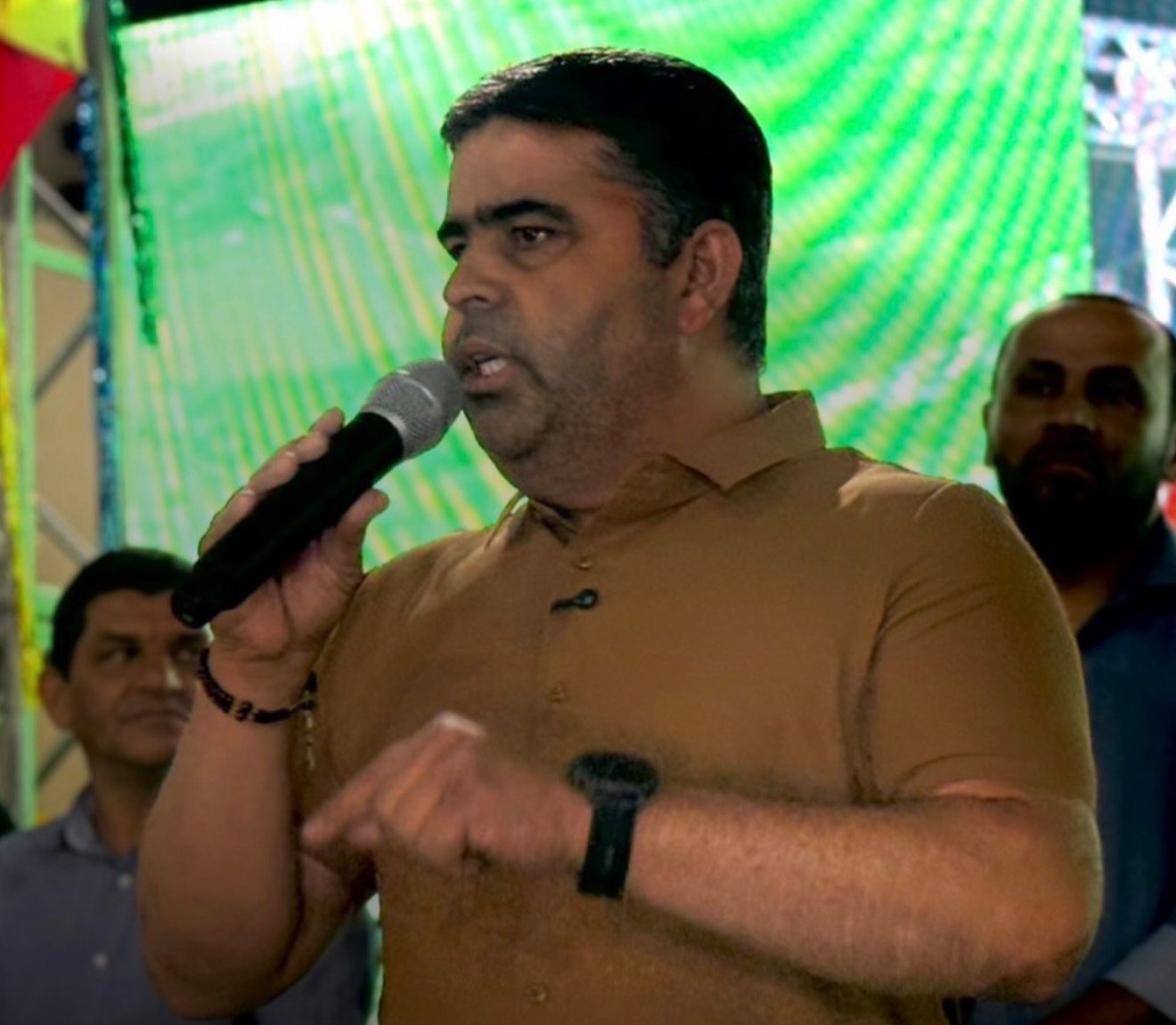 Prefeitura de Brejão abre ano letivo 2026 com entrega de notebooks e reajuste salarial acima da média nacional