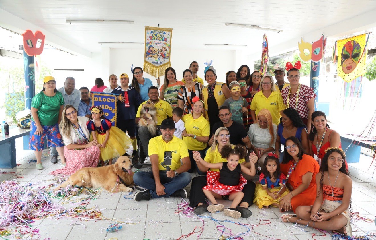 Crianças atípicas do Jaboatão dos Guararapes se divertem no Bloquinho Cão Terapia