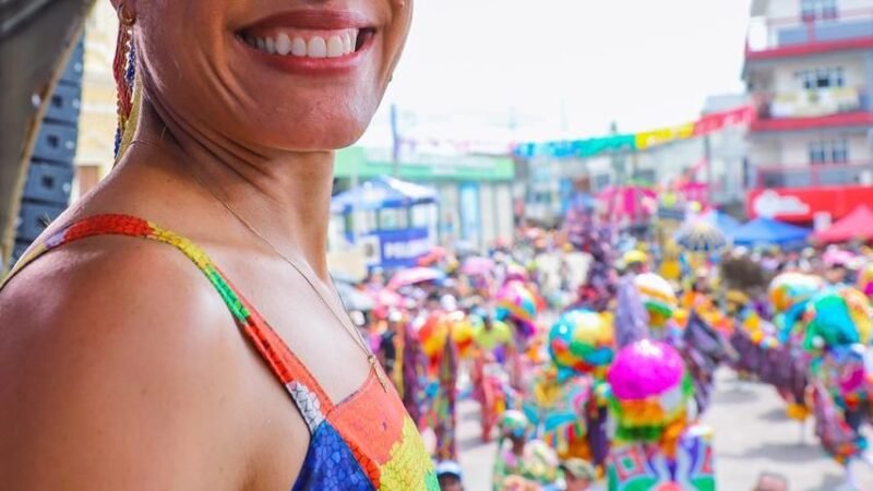 Em Nazaré da Mata, governadora Raquel Lyra garante apoio ao tradicional Encontro de Maracatus e ressalta rede de suporte às mulheres